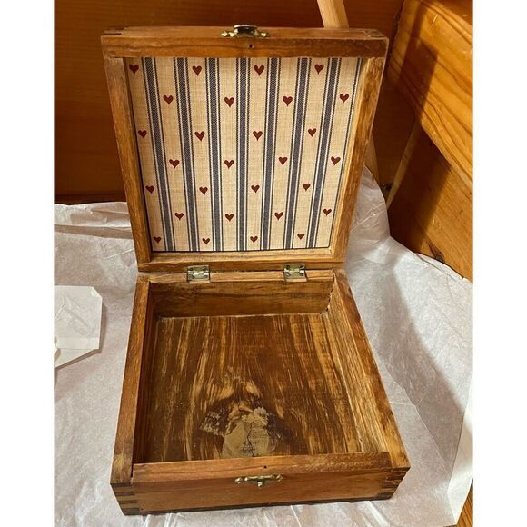 Vintage Wood Keepsake Box - Picture 2 of 5